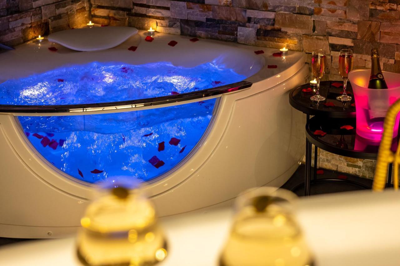 Cocon Relax - Jacuzzi - Cinema Apartment Montbeliard Bagian luar foto